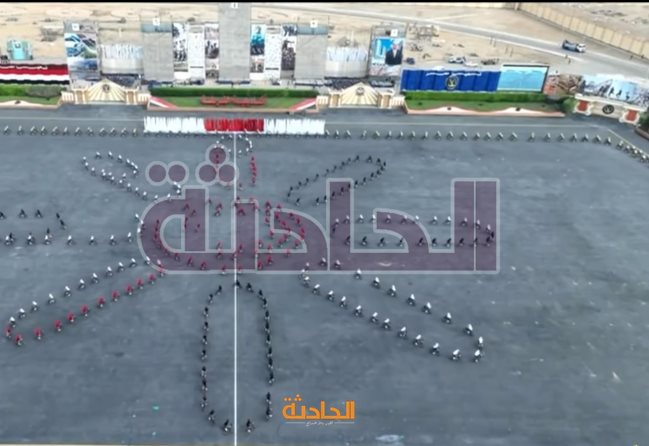 طلاب أكاديمية الشرطة يؤدون عروضا قتالية أمام الرئيس السيسي