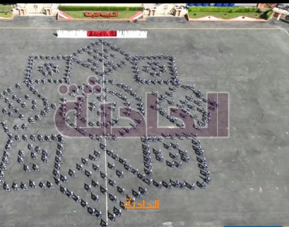 طلاب أكاديمية الشرطة يؤدون عروضا قتالية أمام الرئيس السيسي