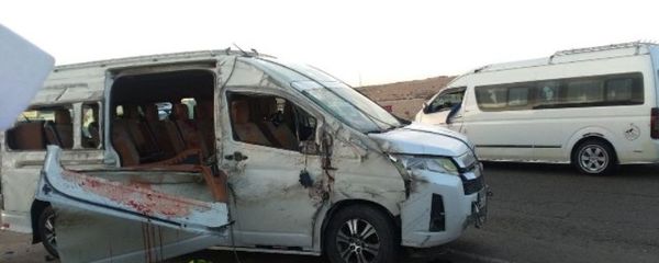 انقلاب سيارة ميكروباص تقل طلاب إحدى الجامعات الخاصة