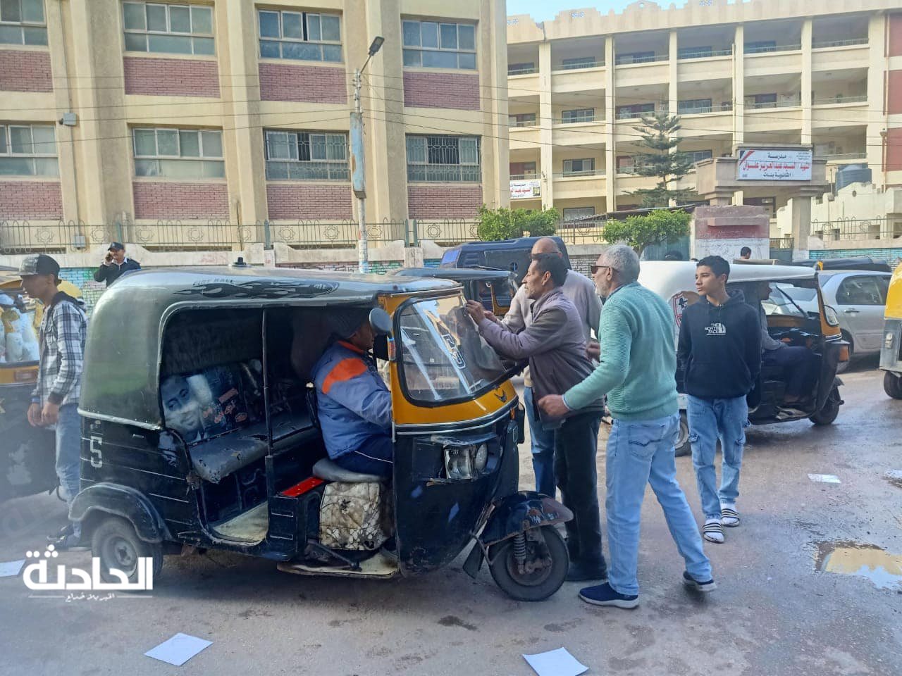 متابعة الالتزام سائقي التكاتك بتعريفة الركوب في كفر الشيخ